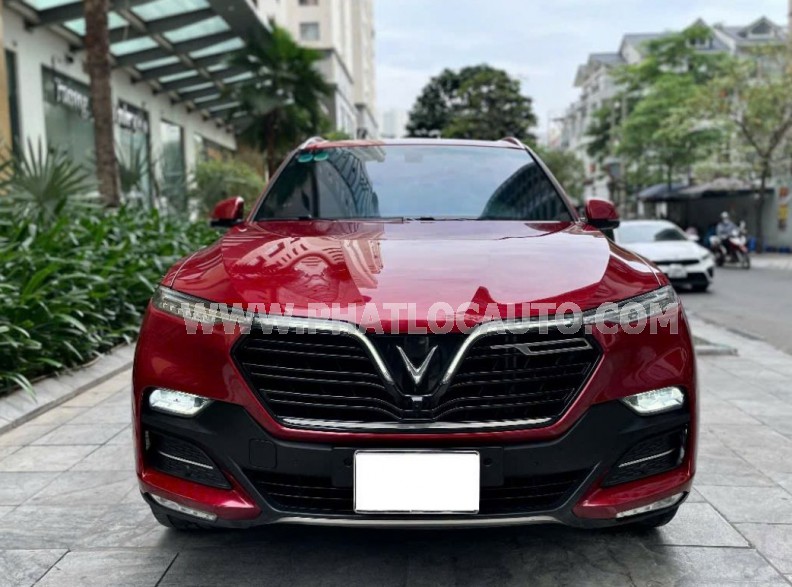 VinFast Lux SA 2.0 Premium 2.0 AT