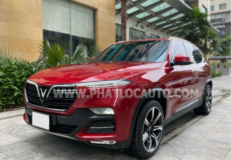 VinFast Lux SA 2.0 Premium 2.0 AT